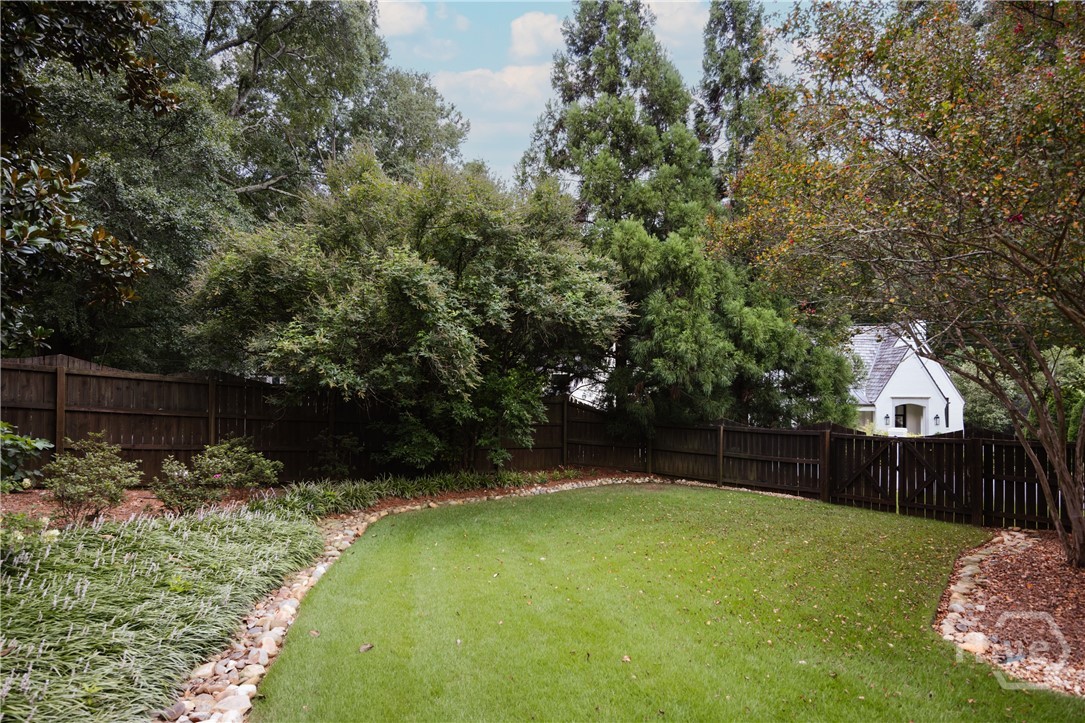 495 Woodlawn Avenue