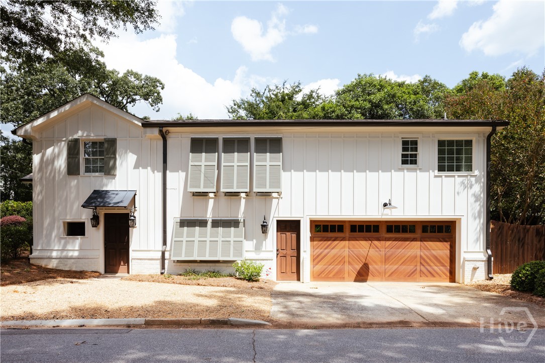 495 Woodlawn Avenue