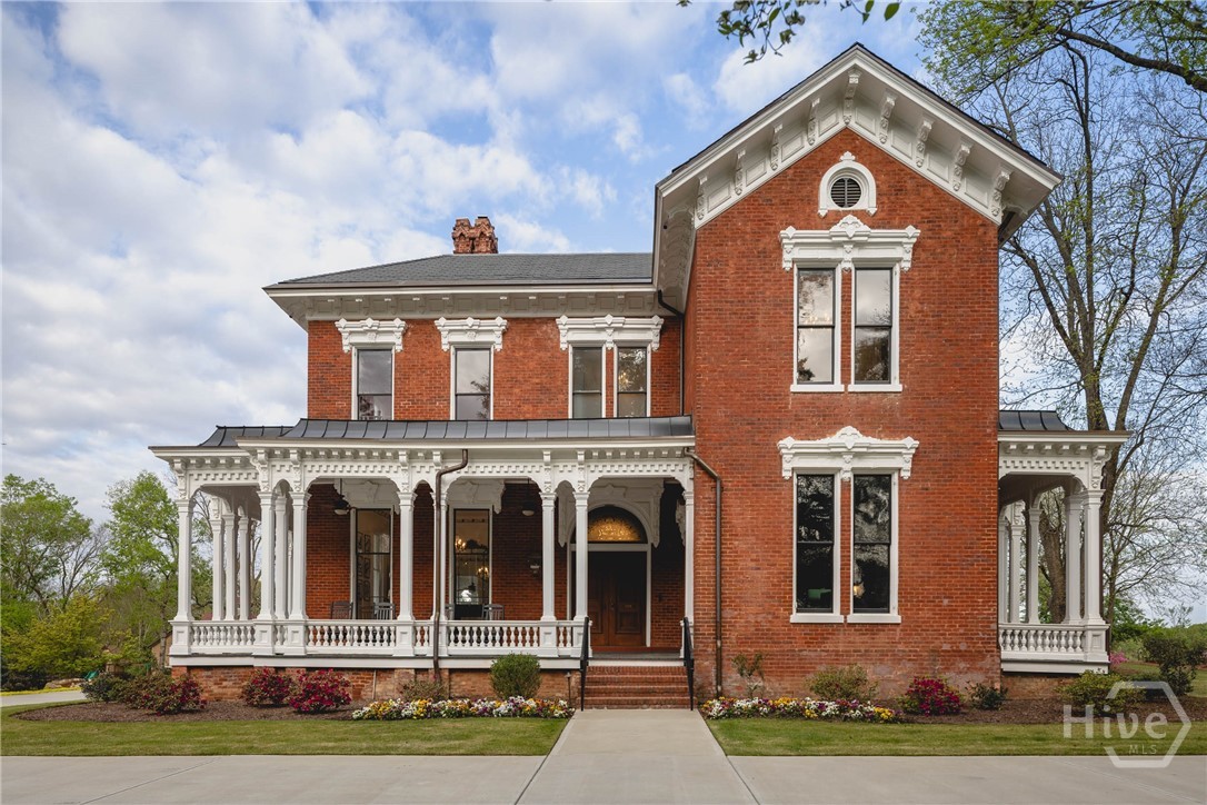 106 N Laurel