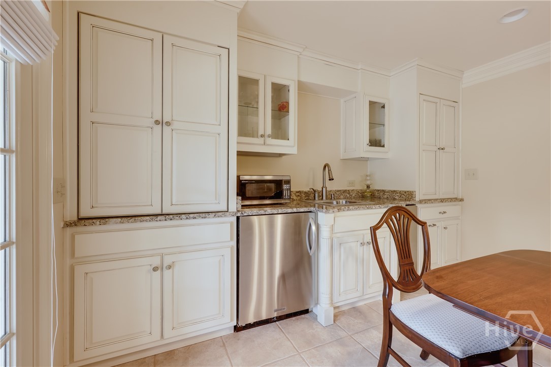 112 Annas Walk