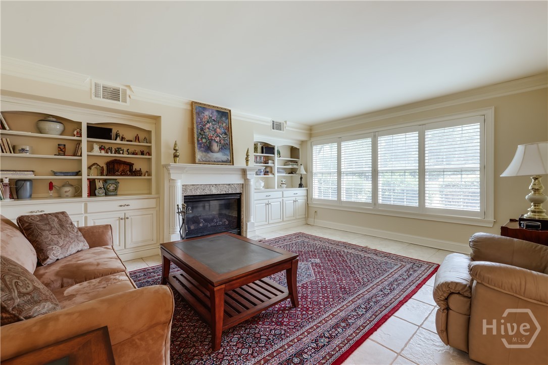 112 Annas Walk