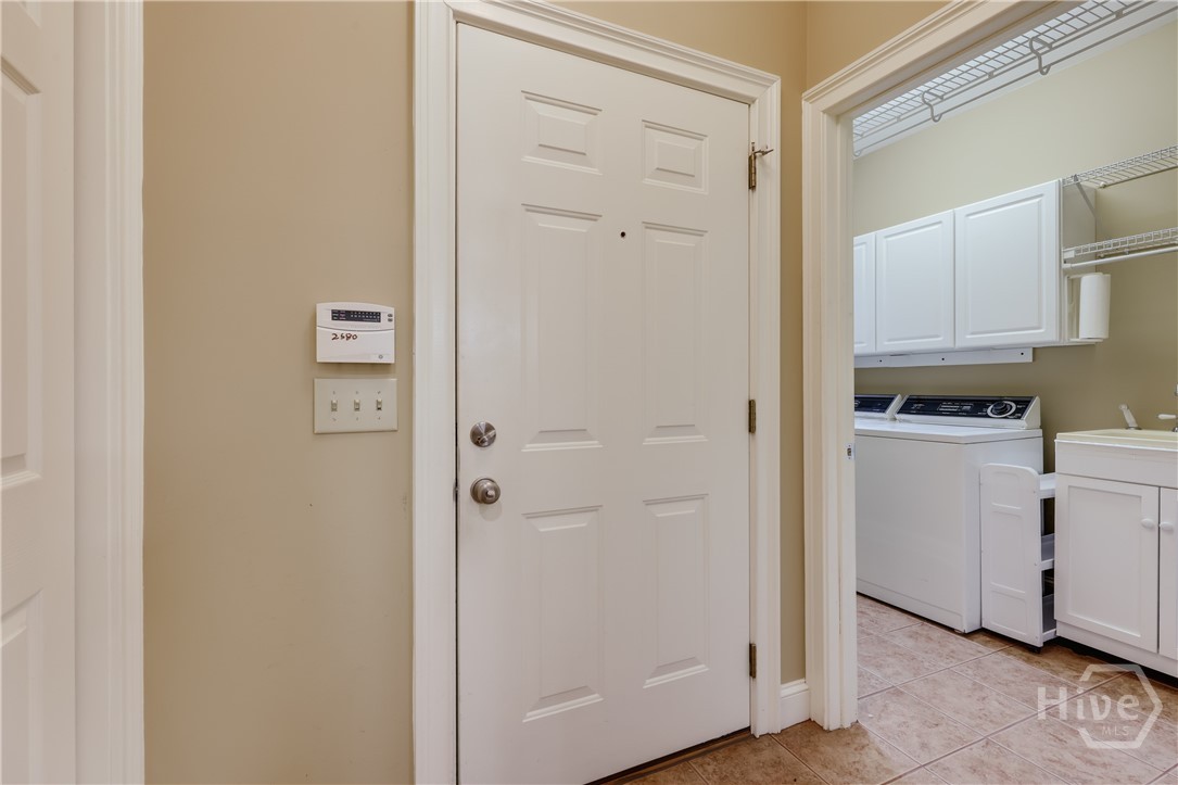 112 Annas Walk