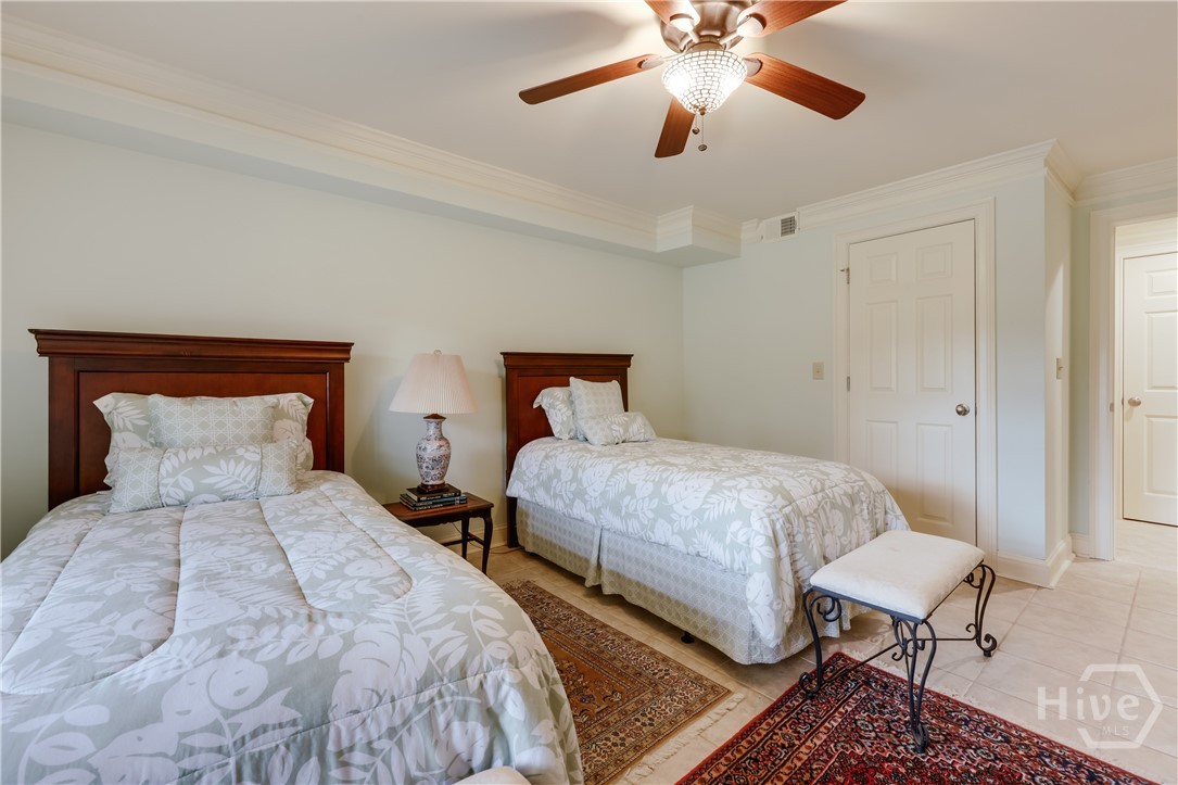 112 Annas Walk