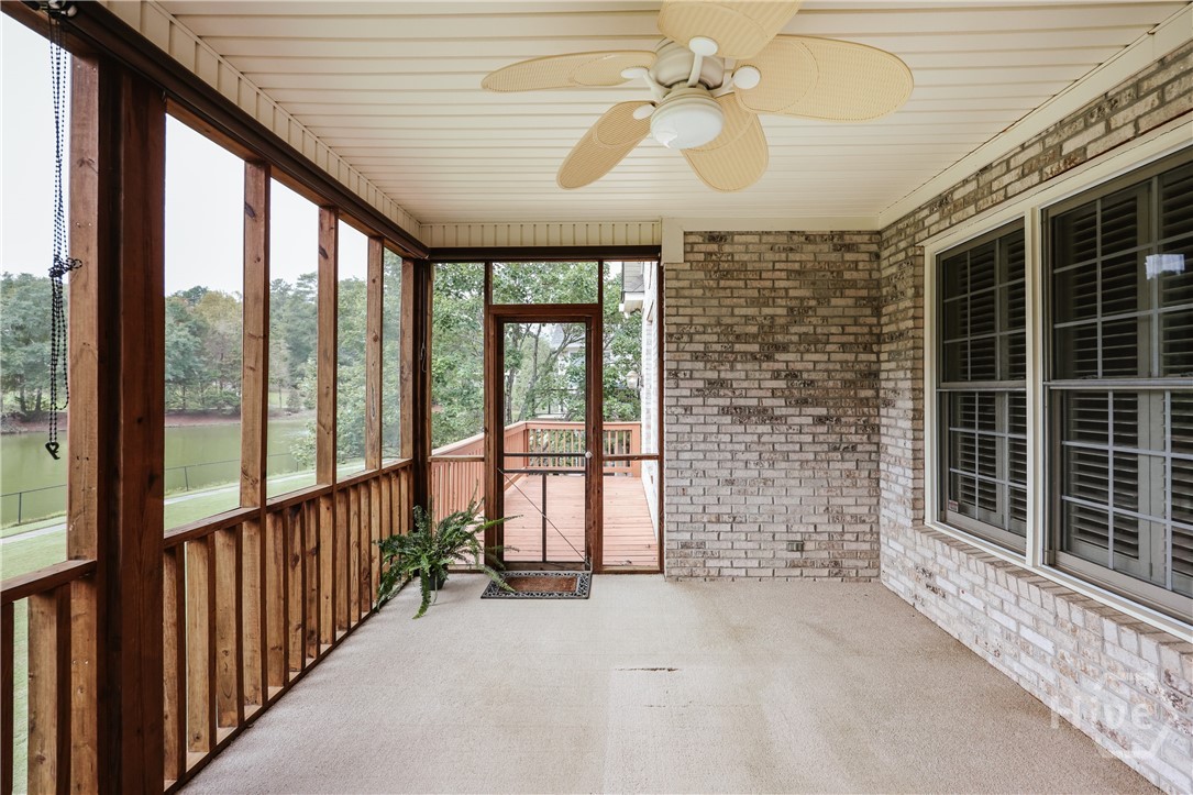112 Annas Walk