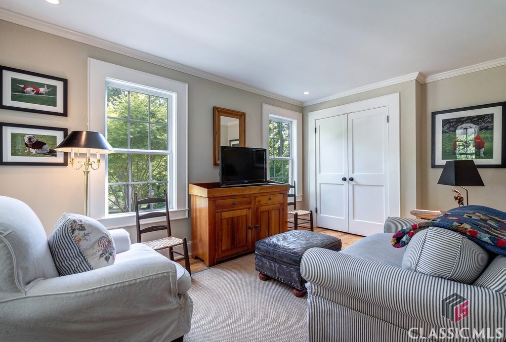 652 Milledge Circle