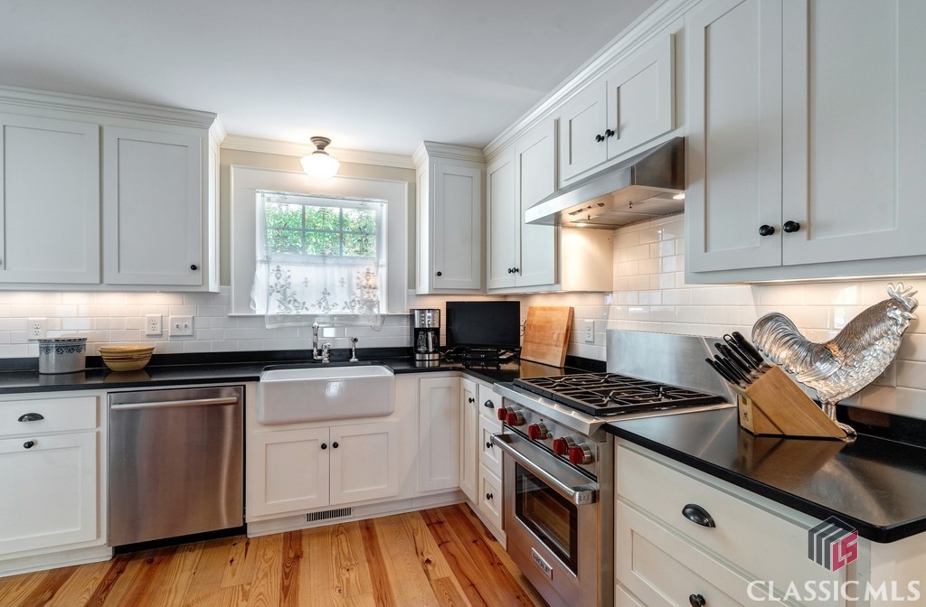 652 Milledge Circle