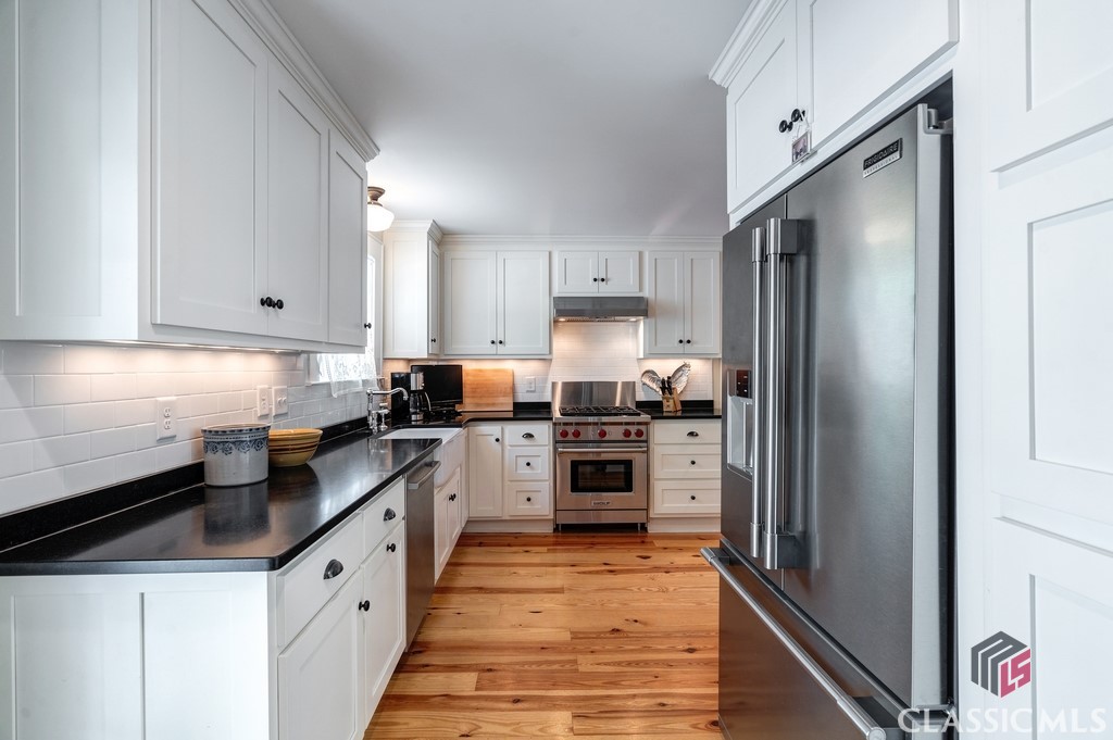 652 Milledge Circle