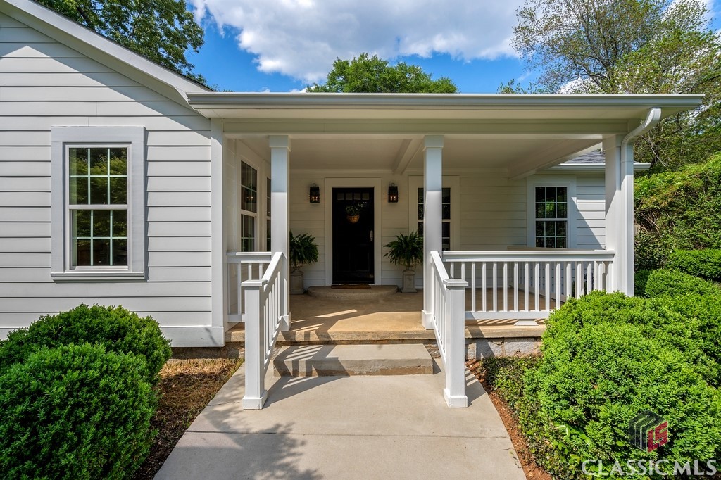 652 Milledge Circle