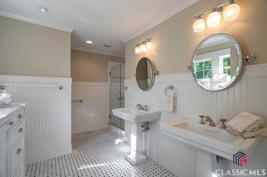 652 Milledge Circle