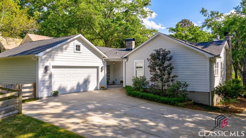 652 Milledge Circle