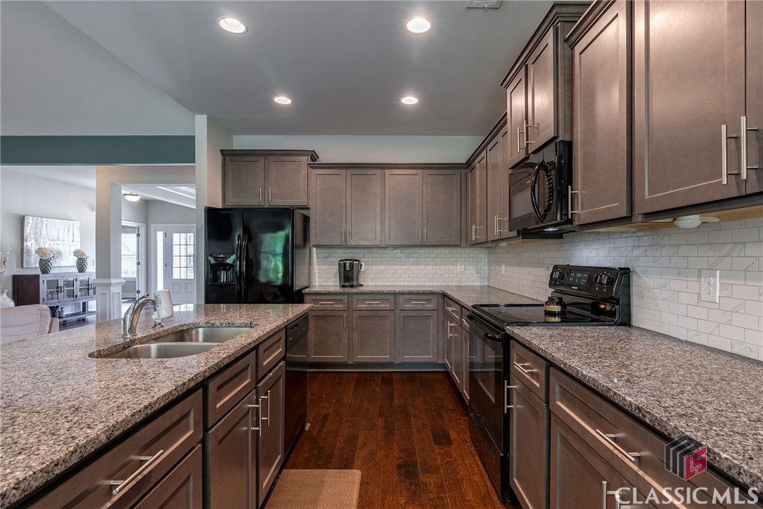 108 Water Lily Way