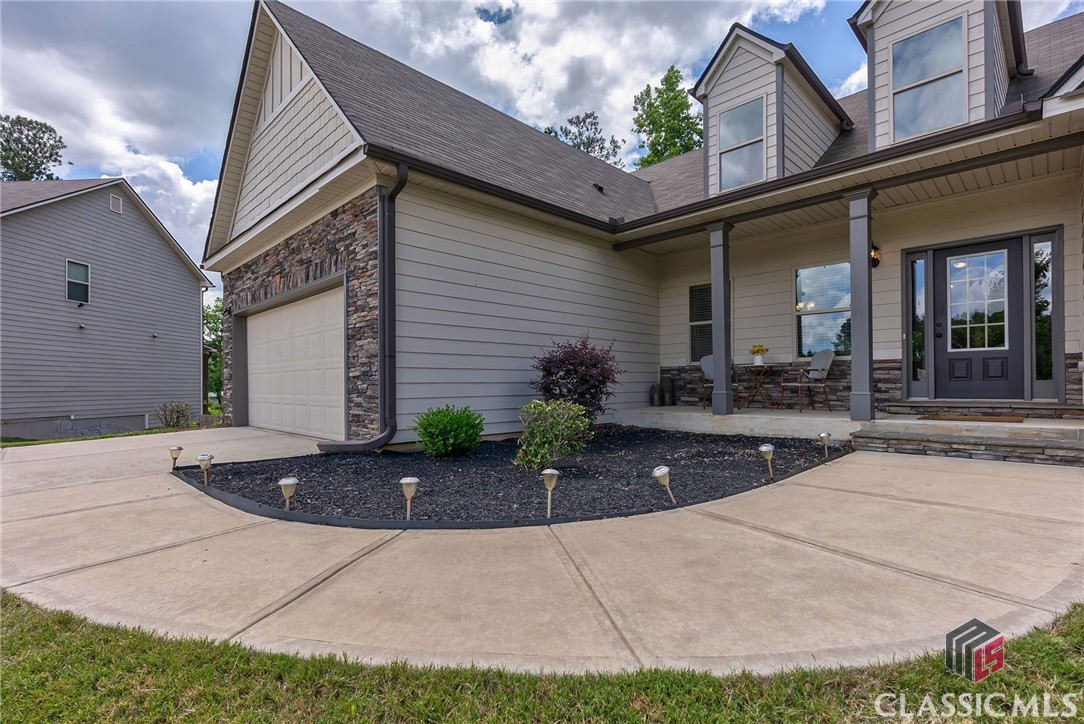 108 Water Lily Way
