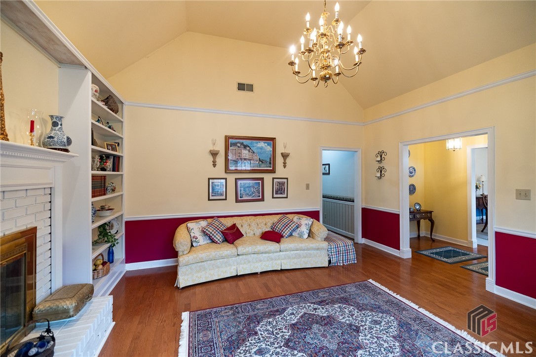 106 Ashbrook Lane