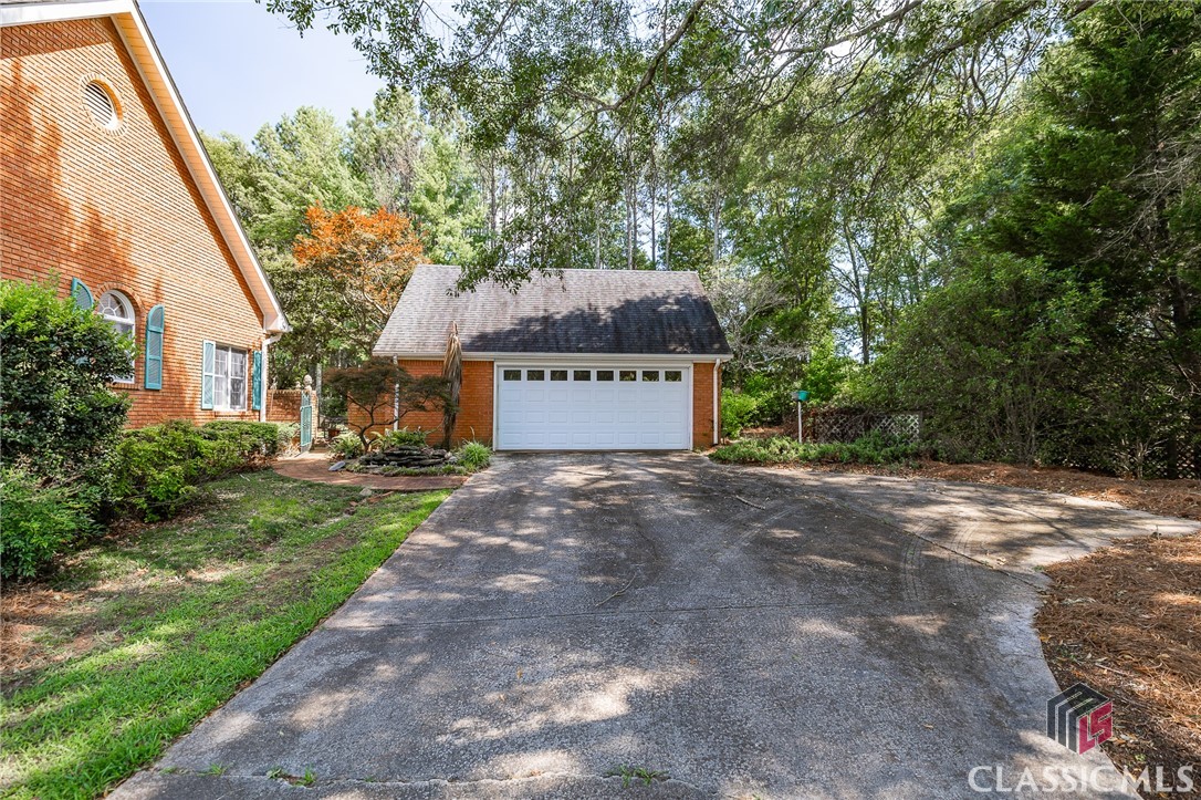 106 Ashbrook Lane