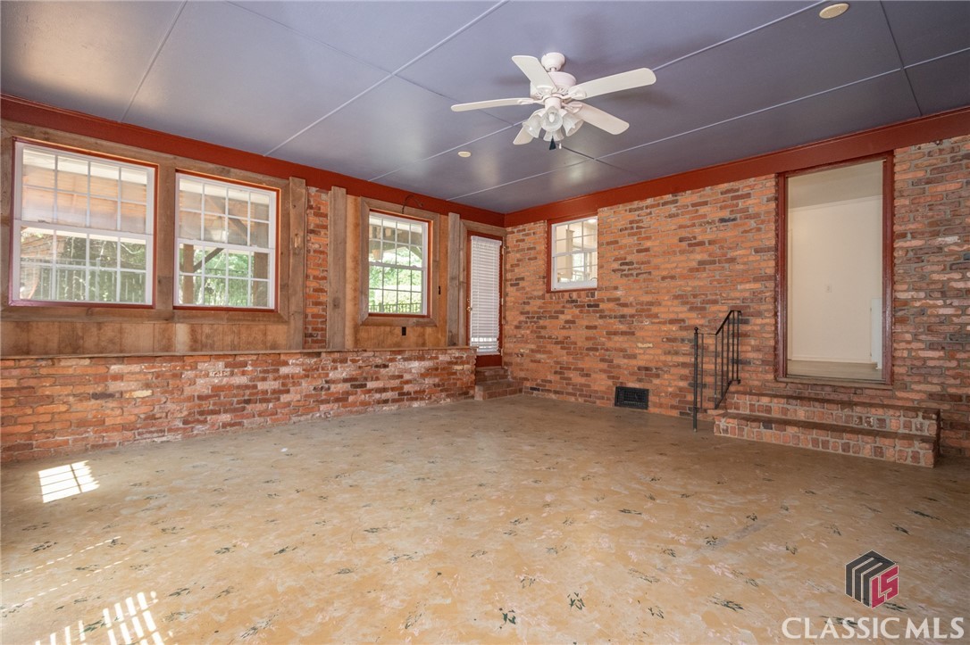 295 Pinewood Circle