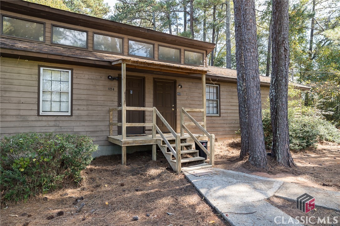 402 Freeman Drive 402-404