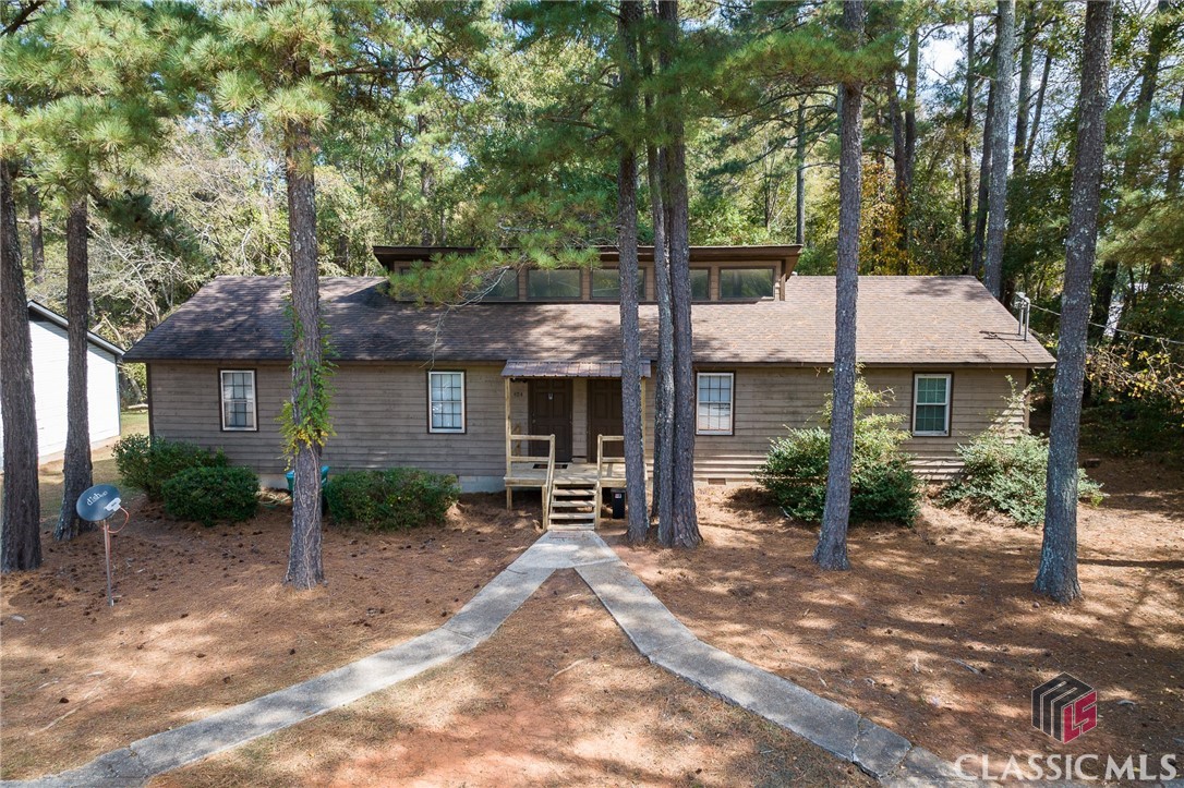 402 Freeman Drive 402-404