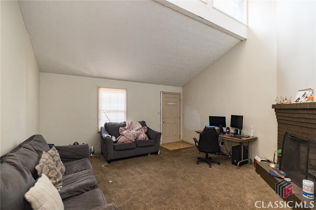 402 Freeman Drive 402-404