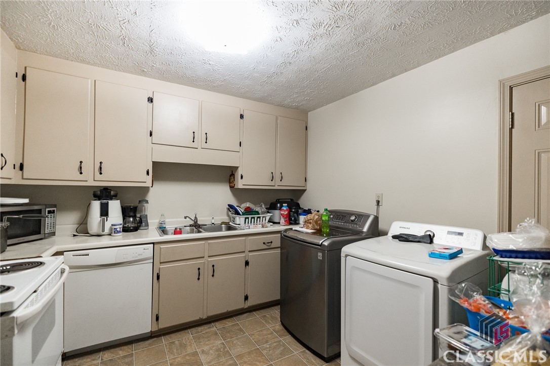 402 Freeman Drive 402-404