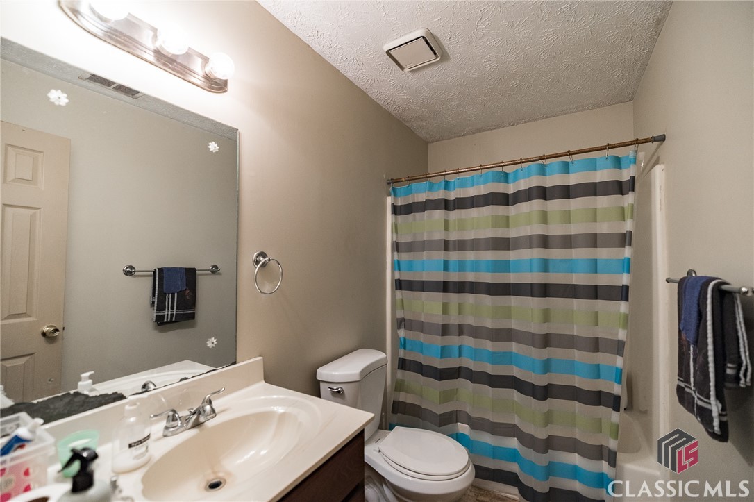 402 Freeman Drive 402-404