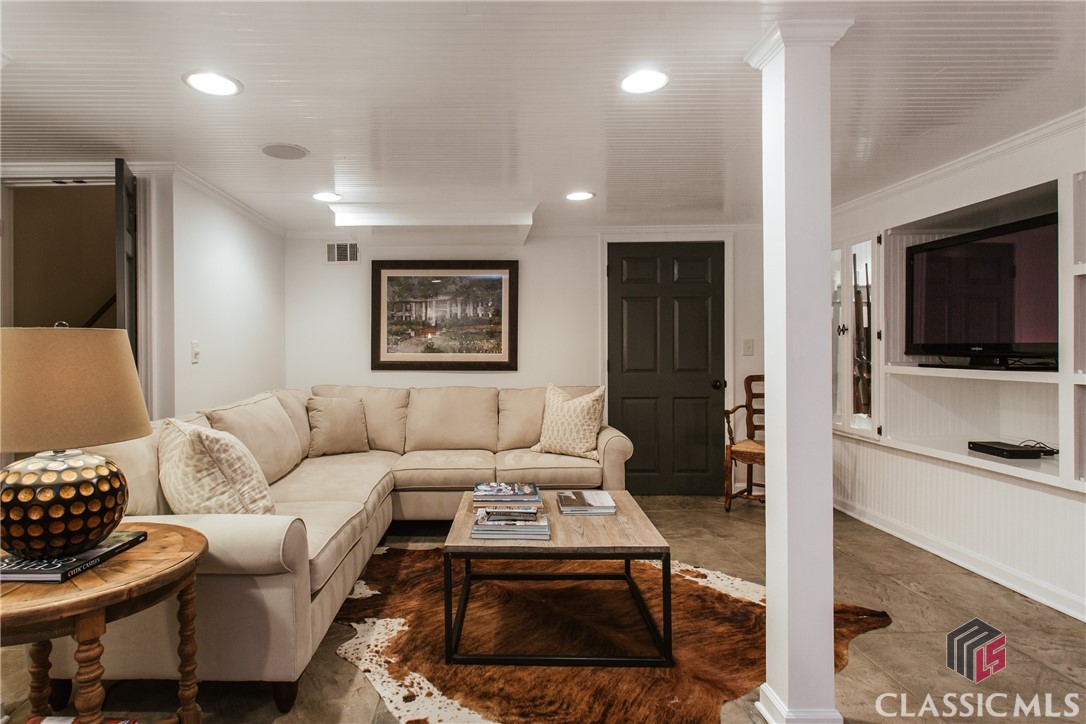535 Milledge Circle