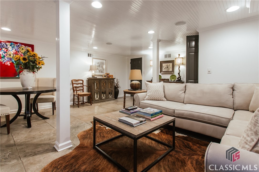535 Milledge Circle