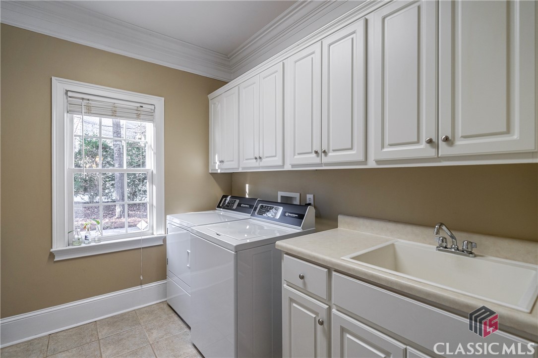 1221 St Andrews Drive