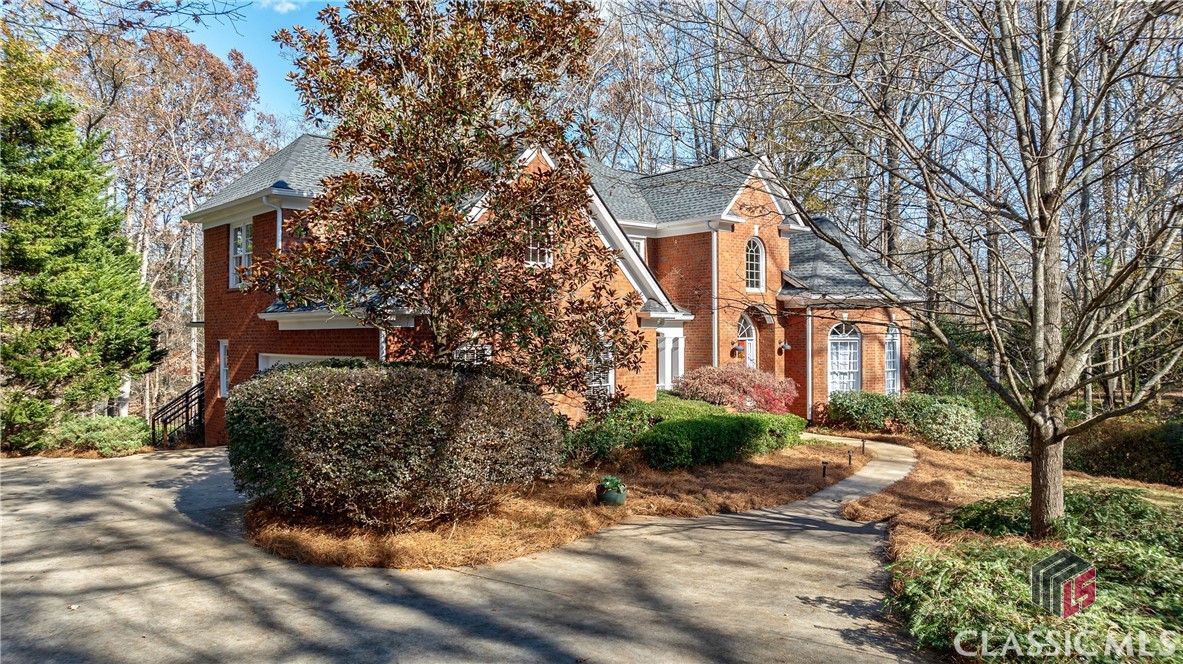 1221 St Andrews Drive