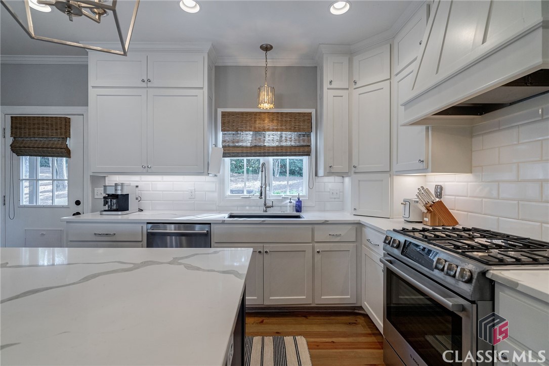 135 Meadowview Road