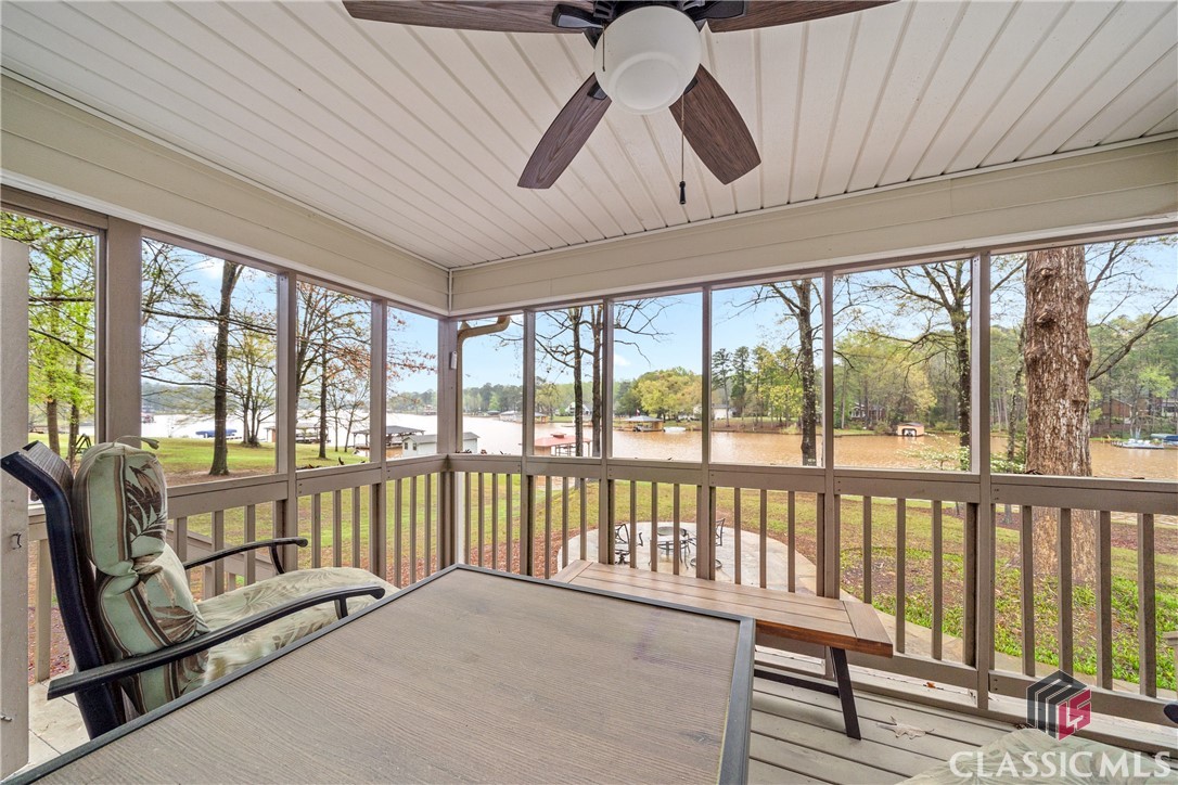 209 Commodore Drive NW