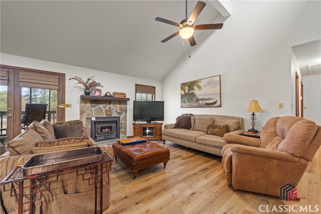 209 Commodore Drive NW