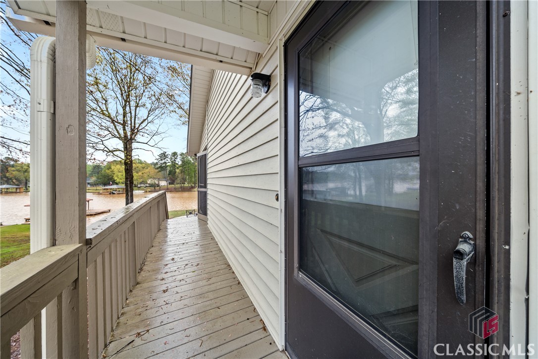 209 Commodore Drive NW