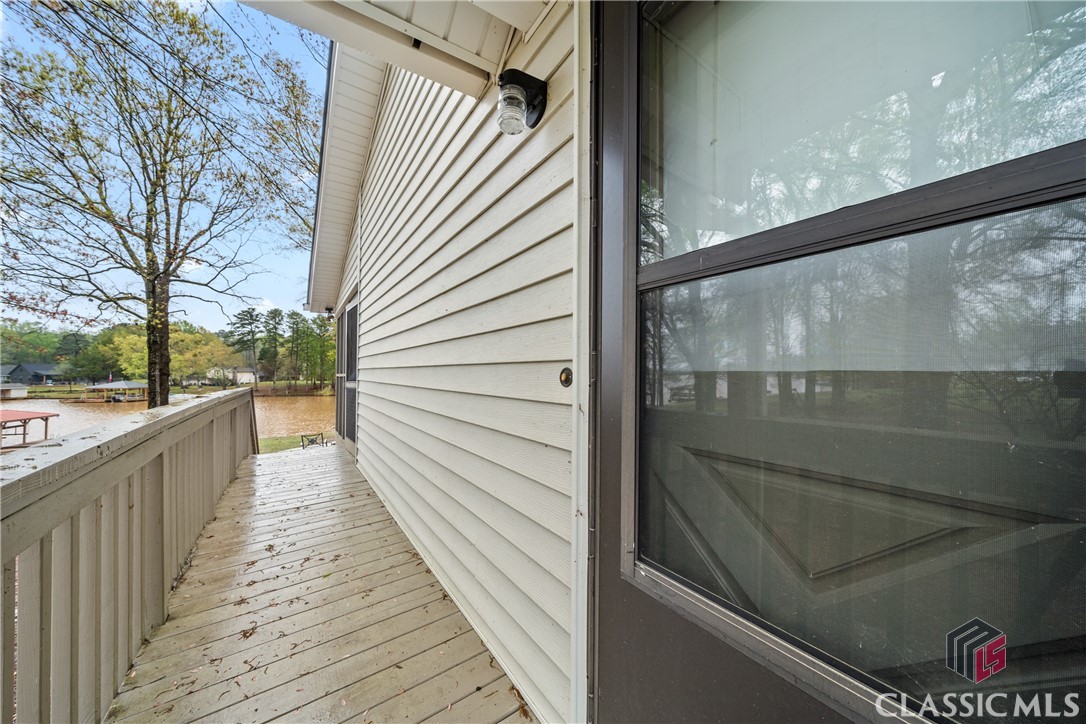 209 Commodore Drive NW