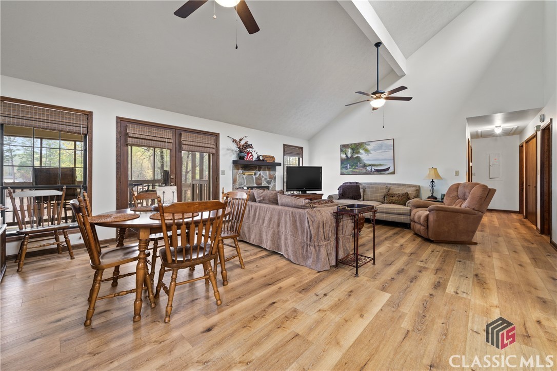 209 Commodore Drive NW