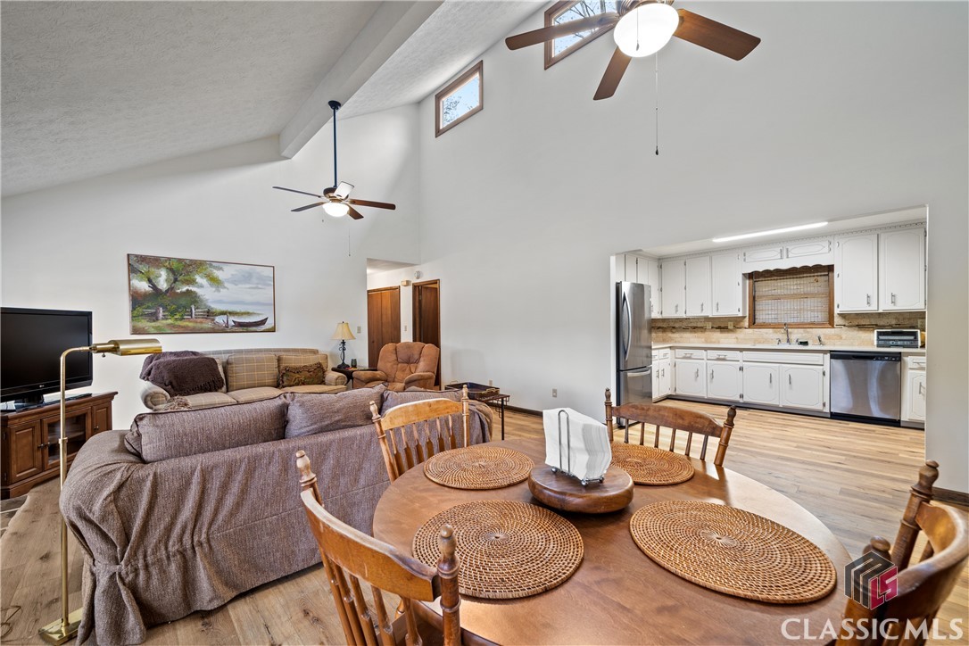 209 Commodore Drive NW