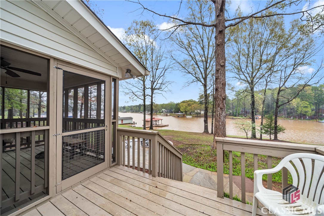 209 Commodore Drive NW