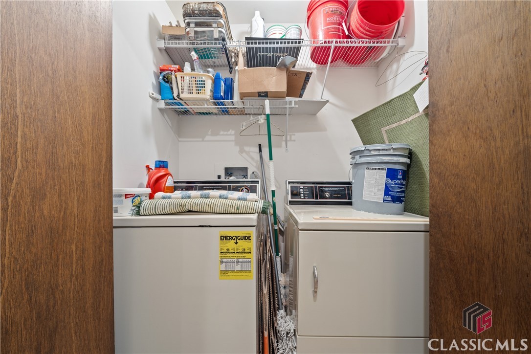 209 Commodore Drive NW