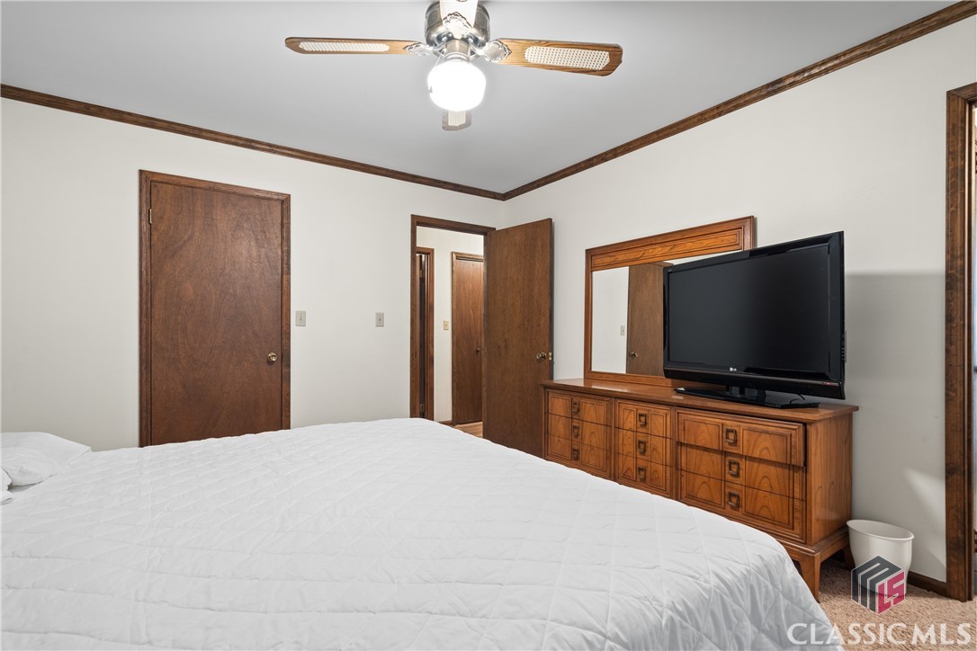 209 Commodore Drive NW