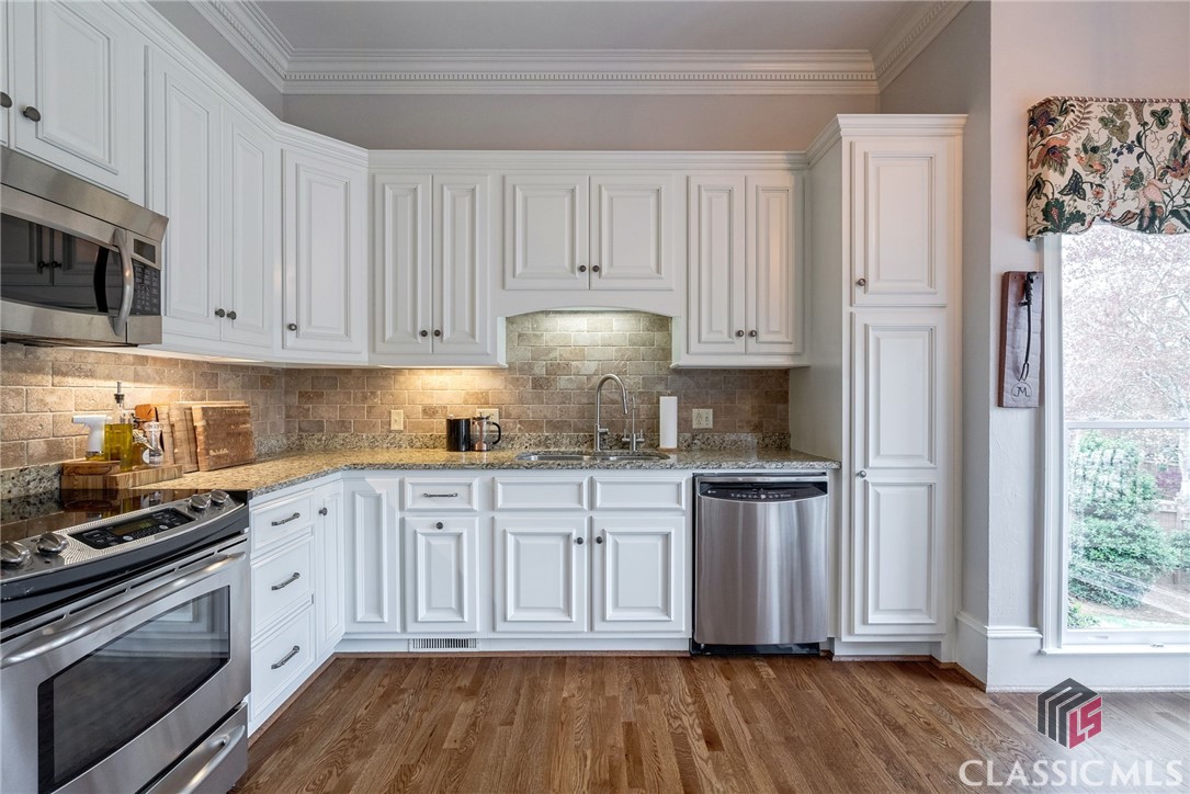 280 Skyline Parkway