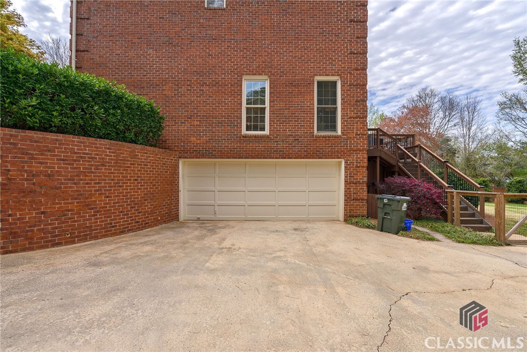 280 Skyline Parkway