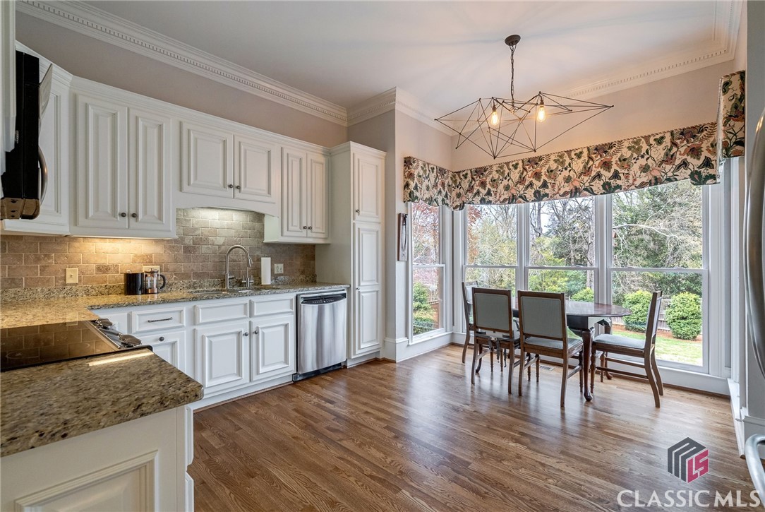 280 Skyline Parkway