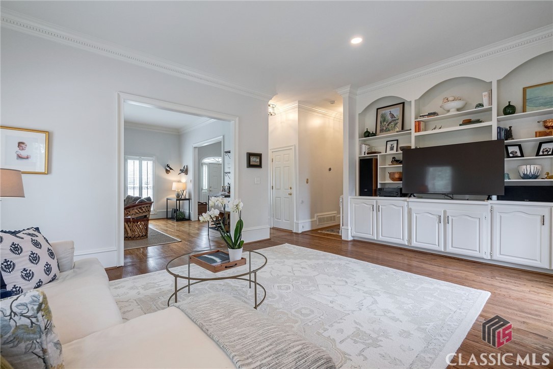 280 Skyline Parkway