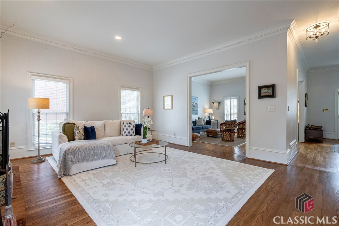 280 Skyline Parkway