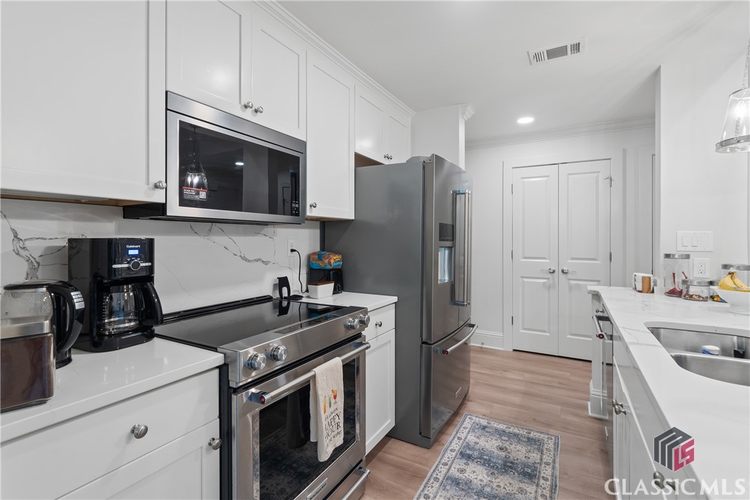 1010 Portage Trail B