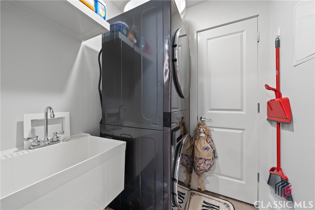 1010 Portage Trail B