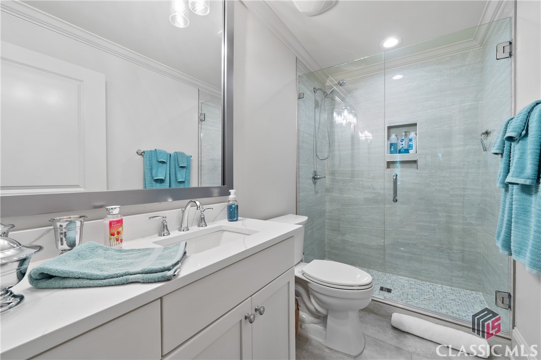 1010 Portage Trail B