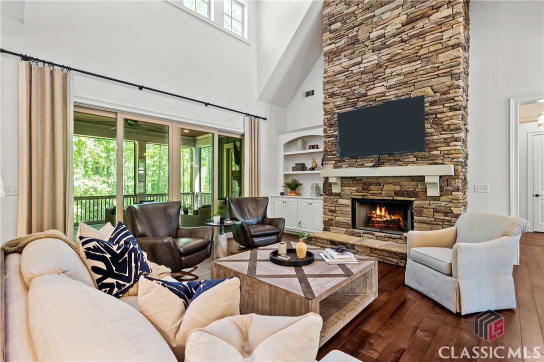 1020 Bridle Bit Lane