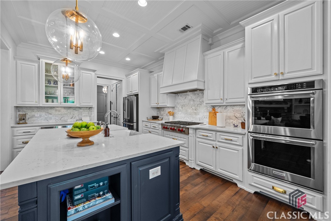 1020 Bridle Bit Lane