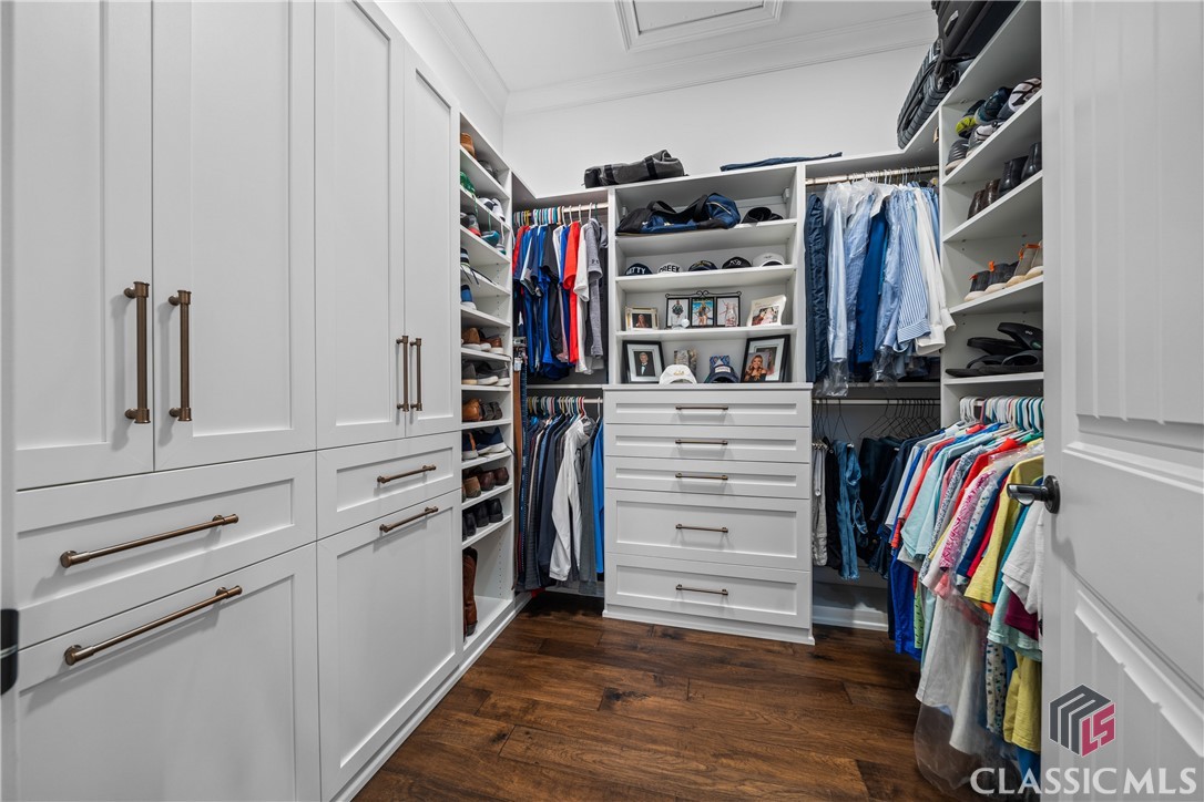 1020 Bridle Bit Lane