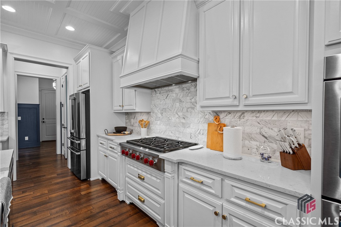 1020 Bridle Bit Lane